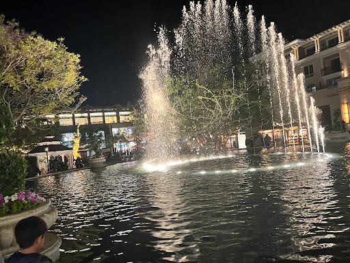 Shopping Mall «Glendale Galleria», reviews and photos, 100 W Broadway, Glendale, CA 91210, USA