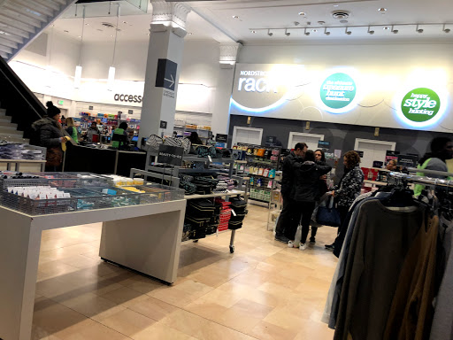 Department Store «Nordstrom Rack Chestnut Street», reviews and photos, 1700 Chestnut St, Philadelphia, PA 19103, USA