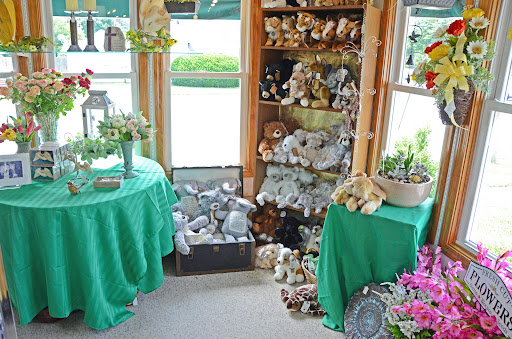 Florist «Sisters Floral & Gifts», reviews and photos, 760 S State St, North Vernon, IN 47265, USA