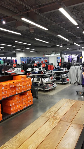 Sporting Goods Store «Nike Factory Store», reviews and photos, 6800 N 95th Ave #590, Glendale, AZ 85301, USA