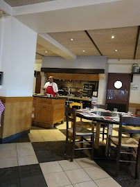 Atmosphère du Restaurant de grillades à la française Courtepaille à Montrouge - n°4