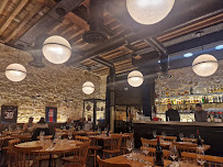 Atmosphère du Restaurant La Grange Brasserie à Yerres - n°12