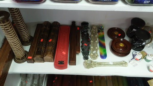 Tobacco Shop «One Love Tobacco & Gifts», reviews and photos, 7116 Gulf Blvd, St Pete Beach, FL 33706, USA