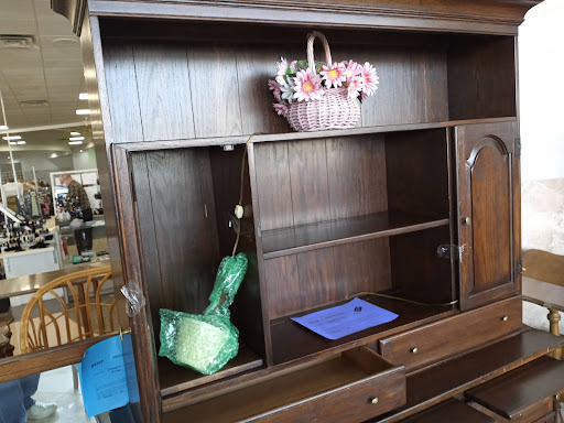 Shopping Mall «Southgate Shopping Center», reviews and photos, 13545 Eureka Rd, Southgate, MI 48195, USA