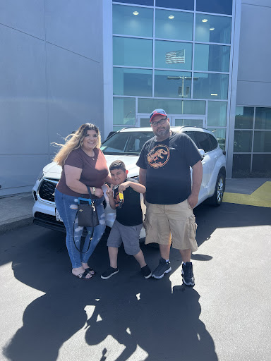 Toyota Dealer «Toyota 101», reviews and photos, 525 E Bayshore Rd, Redwood City, CA 94063, USA