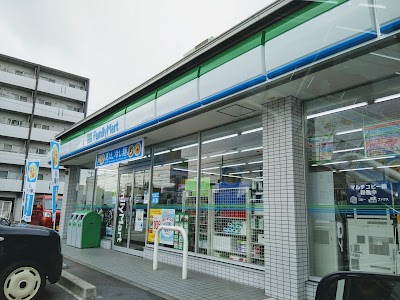 ファミリーマート 中村公園北口店