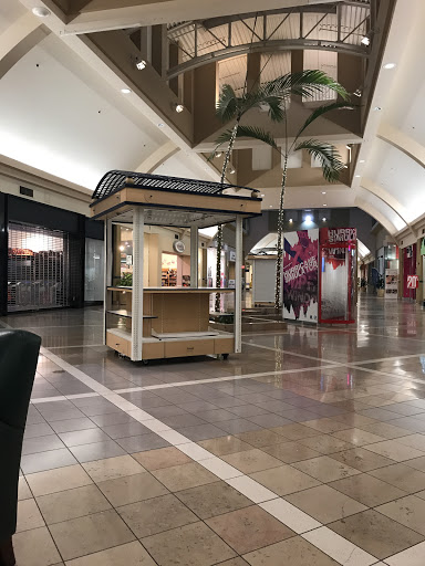 Shopping Mall «Laguna Hills Mall», reviews and photos, 24155 Laguna Hills Mall, Laguna Hills, CA 92653, USA