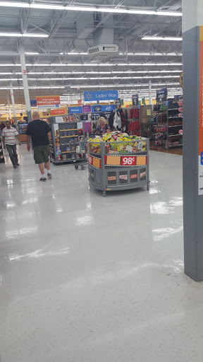 Department Store «Walmart Supercenter», reviews and photos, 7235 Market Pl Dr, Aurora, OH 44202, USA
