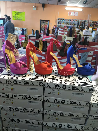 Shoe Store «SHOE! TIME 87», reviews and photos, 8533 S Cottage Grove Ave, Chicago, IL 60619, USA