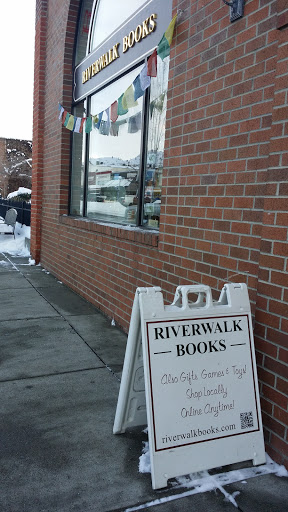Book Store «Riverwalk Books», reviews and photos, 116 E Woodin Ave, Chelan, WA 98816, USA