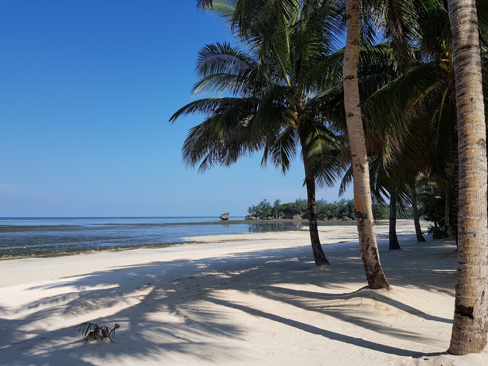 Bulabog South Beach'in fotoğrafı - rahatlamayı sevenler arasında popüler bir yer
