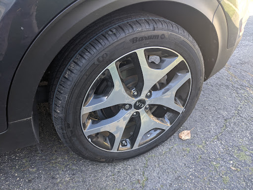 Tire Shop «Discount Tire Store - Elgin, IL», reviews and photos, 875 S Randall Rd, Elgin, IL 60123, USA