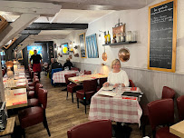 Atmosphère du Restaurant basque La Vieille Auberge à Saint-Jean-de-Luz - n°19