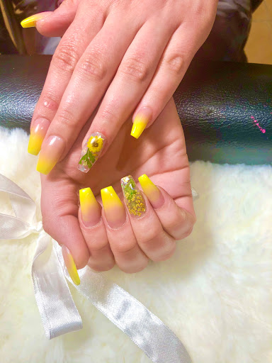 Day Spa «Sassy Nail & Tanning», reviews and photos, 1670 121st Ave NW, Coon Rapids, MN 55448, USA