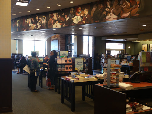 Book Store «Barnes & Noble Booksellers», reviews and photos, 5604 Bay St, Emeryville, CA 94608, USA