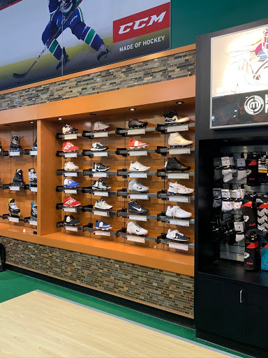 Sporting Goods Store «MonkeySports Superstore Norwood», reviews and photos, 949 Providence Hwy, Norwood, MA 02062, USA
