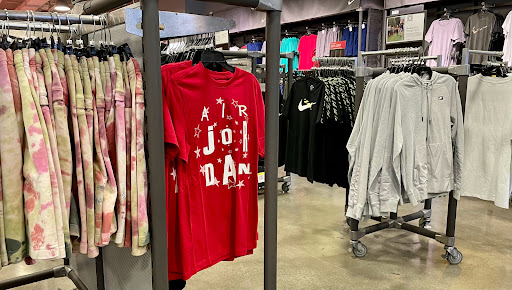 Clothing Store «Nike Factory Store», reviews and photos, 1475 N Burkhart Rd Suite C-200, Howell, MI 48855, USA