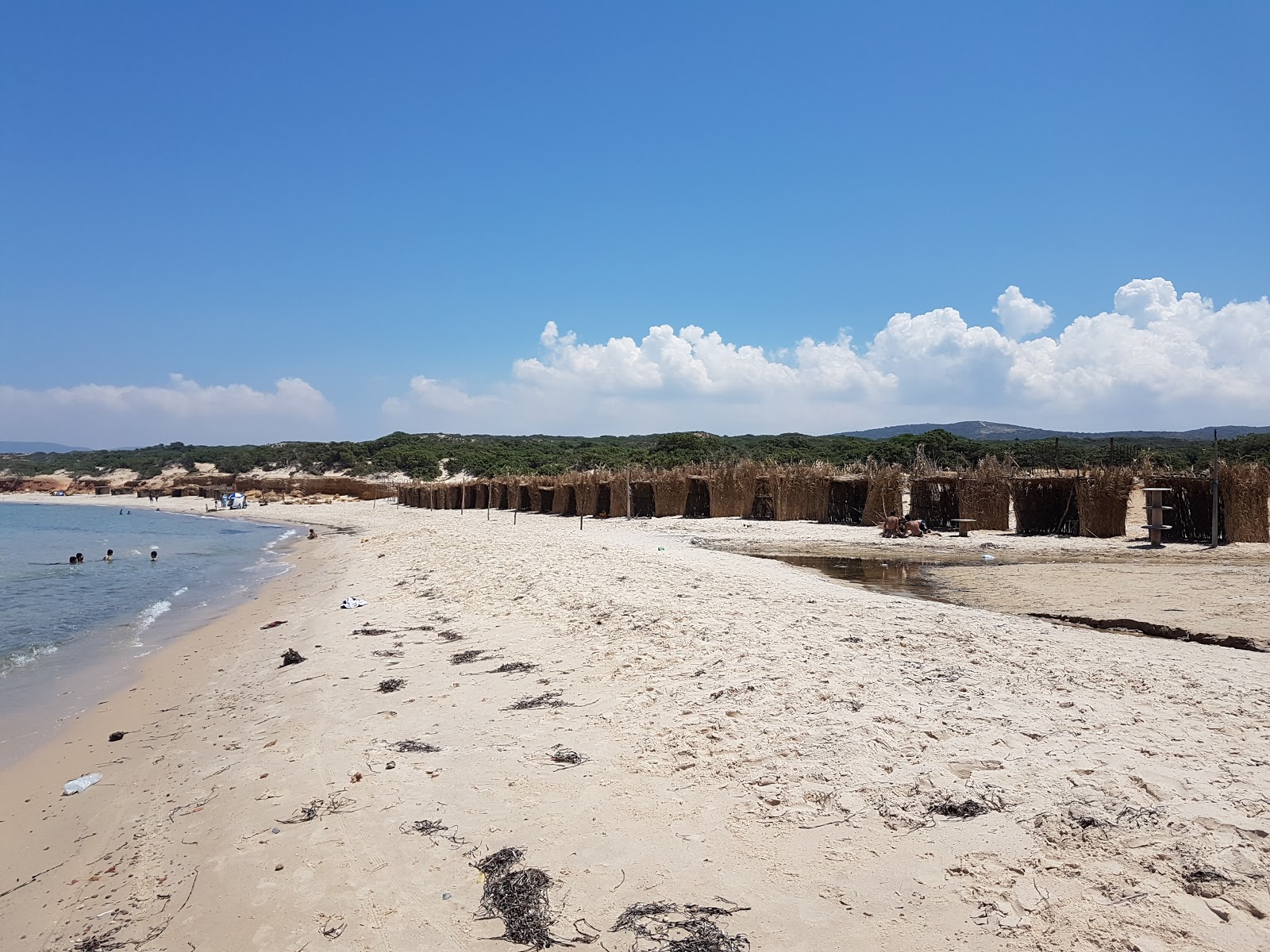 Port des Princes Beach的照片 带有碧绿色纯水表面