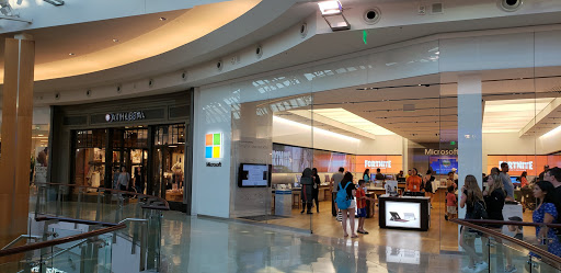 Microsoft Store - Mall at Millenia, 4200 Conroy Rd #220, Orlando, FL 32839, USA, 