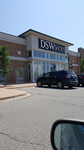 DSW Designer Shoe Warehouse, 9570 Village Pl Blvd, Brighton, MI 48116, USA, 