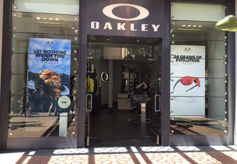 Oakley Store, 654 Spectrum Center Dr, Irvine, CA 92618, USA, 