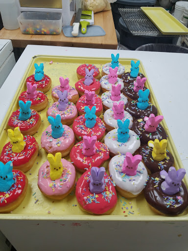 Donut Shop «Ferguson Donut Shop», reviews and photos, 8537 Ferguson Rd, Dallas, TX 75228, USA