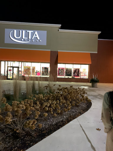 Hair Salon «Ulta Beauty», reviews and photos, 700 N Milwaukee Ave #117, Vernon Hills, IL 60061, USA