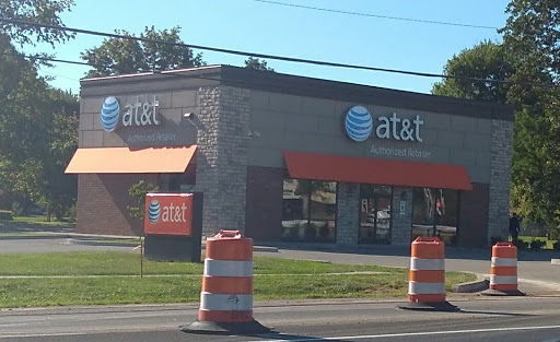 Cell Phone Store «AT&T Authorized Retailer - Jeffersonville», reviews and photos, 3111 E 10th St, Jeffersonville, IN 47130, USA