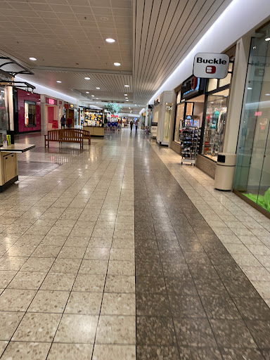 Shopping Mall «Oakwood Mall», reviews and photos, 4800 Golf Rd, Eau Claire, WI 54701, USA