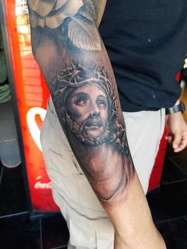 Explore 2 cat tattoo ideas, creative tattoo ideas in Albuquerque, available at Por Vida Tattoo