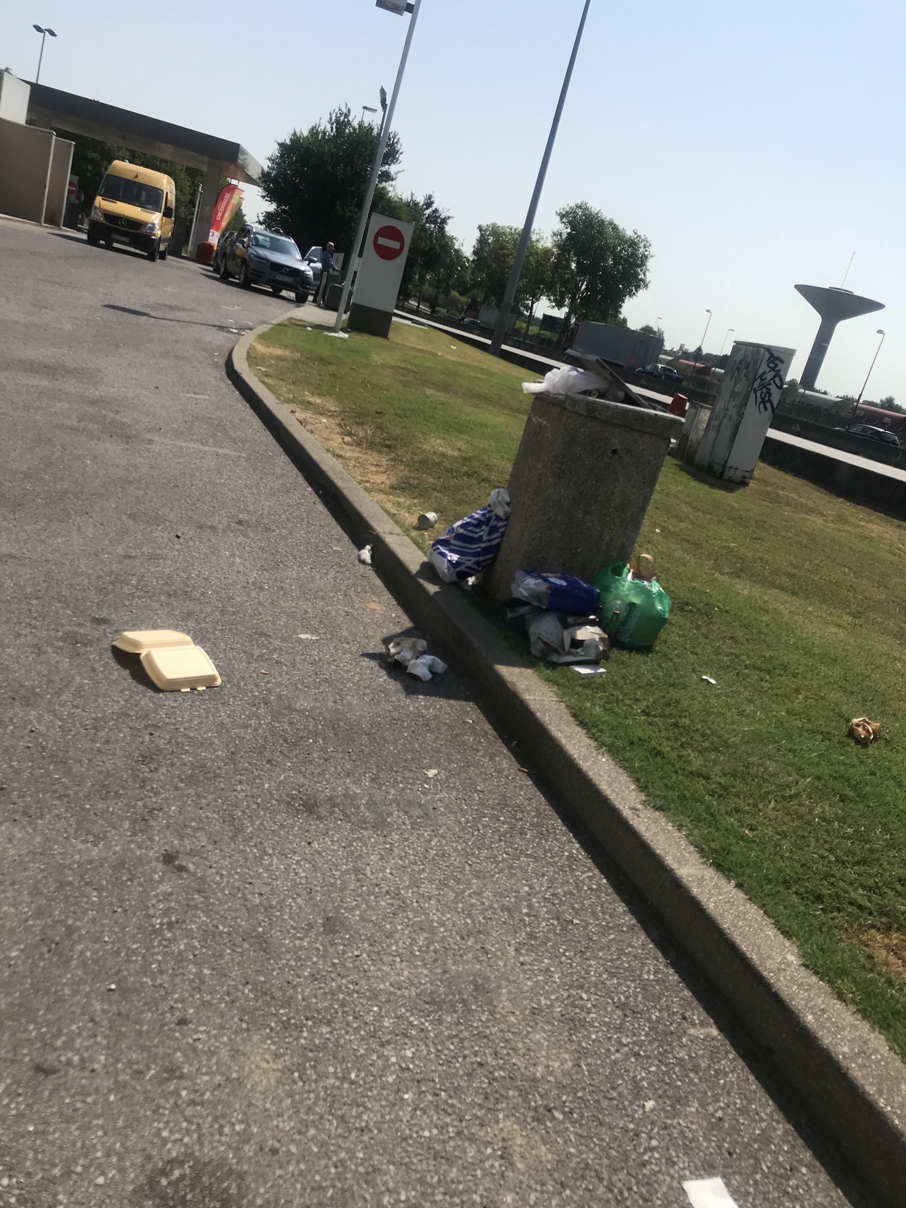 Photo n° 1 de l'avis de Elwood.a fait le 01/07/2017 à 18:48