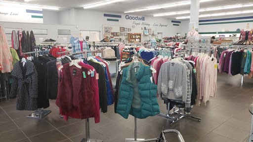 Thrift Store «Goodwill Store and Donation Center (Joplin)», reviews and photos