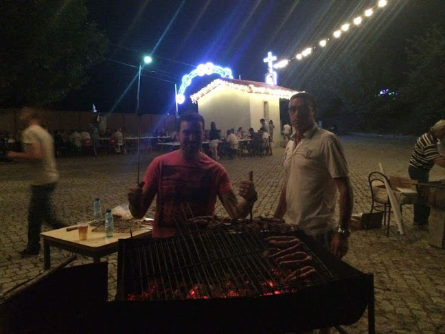 Opinii despre Largo da festa Dadim în Chaves - Casa noturna