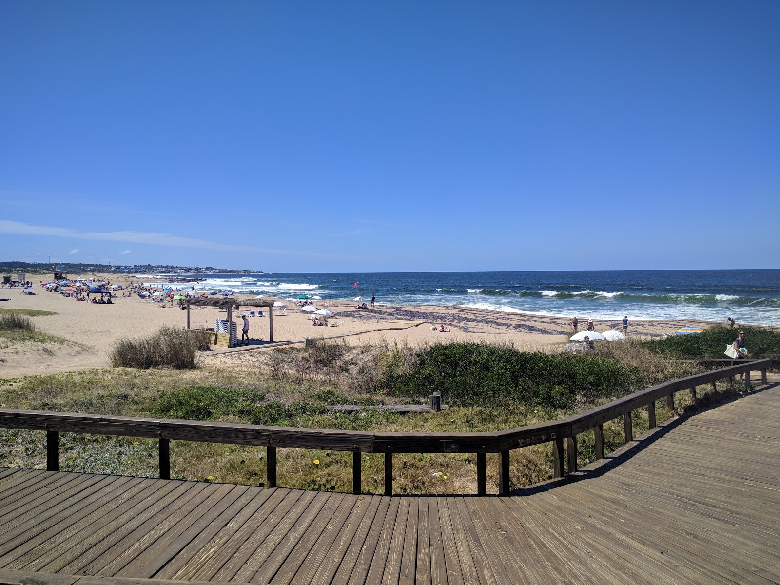 Foto van Montoya Beach met ruim strand