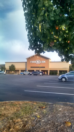 Grocery Store «Food Lion», reviews and photos, 377 W Jackson St, Cookeville, TN 38501, USA