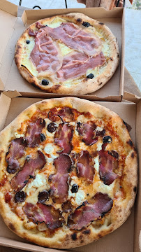 Plats et boissons du Pizzas à emporter LA PIZZAIOLA QUATTRO à Saint-Alexandre - n°2