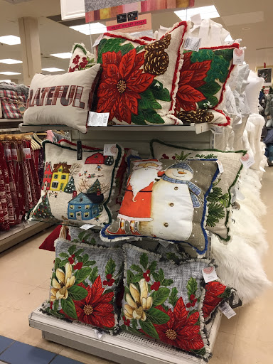 Department Store «Marshalls & HomeGoods», reviews and photos, 2700 Potomac Mills Cir, Woodbridge, VA 22192, USA