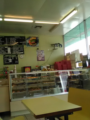 Dessert Shop «K C Donuts», reviews and photos, 7075 Foothill Blvd, Tujunga, CA 91042, USA