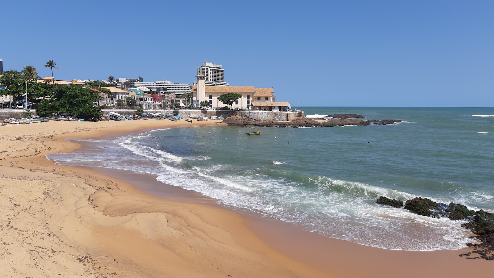 Praia do Rio Vermelho的照片 带有宽敞的海岸