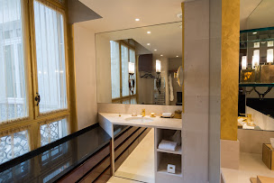 Photo n°17 de MIROITERIE PERUCCA SAS à Paris ()