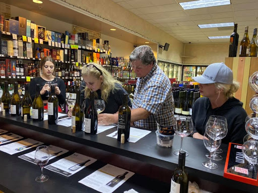 Wine Store «Mesa Foods and Liquors», reviews and photos, 28562 Oso Pkwy Ste G, Rancho Santa Margarita, CA 92688, USA
