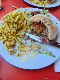 Plats et boissons du Restaurant de hamburgers À Côté du... 82 à Montrouge - n°10