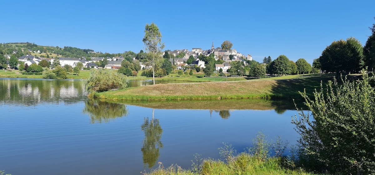 Aire de camping-cars à La Tour-d'Auvergne (Puy-de-Dôme 63)