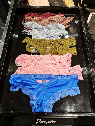 Stores to buy sexy lingerie Naples