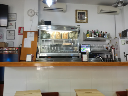 Información y opiniones sobre La Esquinita de Agu de Sevilla