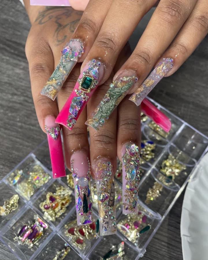 Bellas Beauty Bar LLC 14215