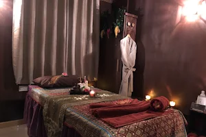 888 Thai Massage Therapy image