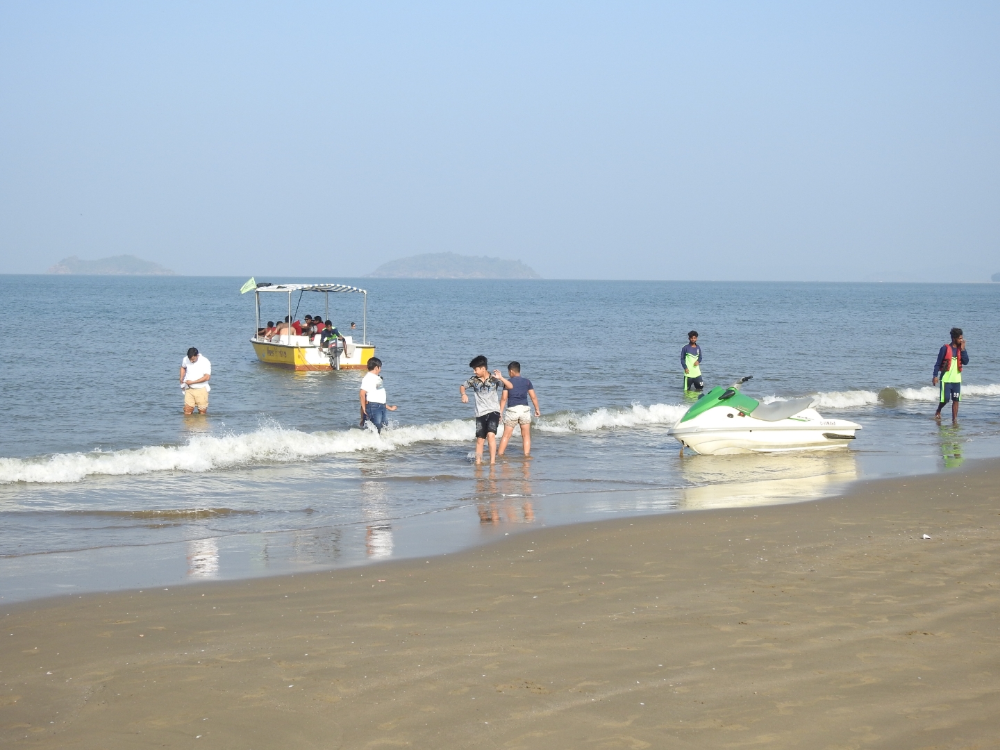 Rabindranath Tagore Beach的照片 带有长直海岸