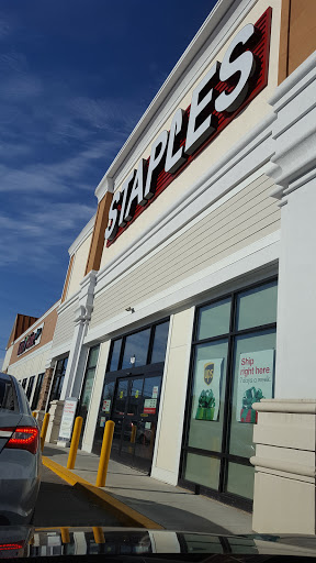 Office Supply Store «Staples», reviews and photos, 9480 Main Street, Fairfax, VA 22031, USA