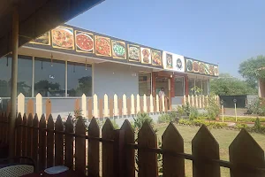 Hotel Jagdamba Veg Family Garden Restaurant image
